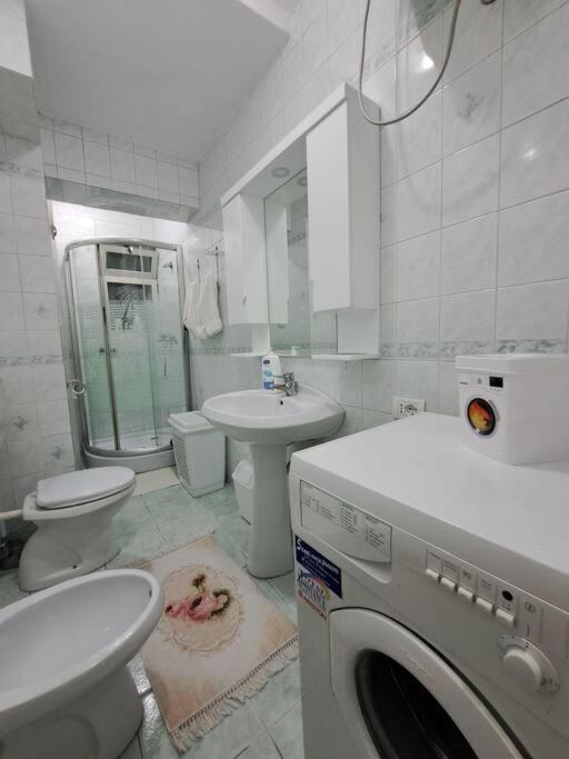 Quiet, Cozy, Luminous Apartment Тирана Екстер'єр фото