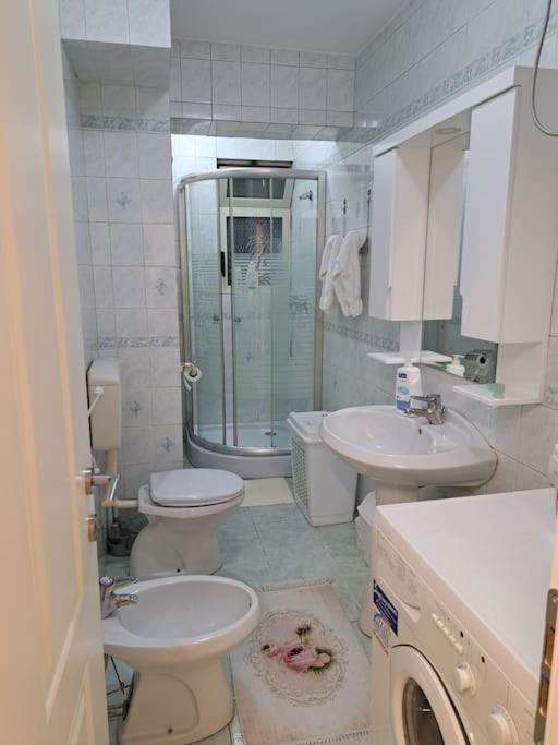 Quiet, Cozy, Luminous Apartment Тирана Екстер'єр фото
